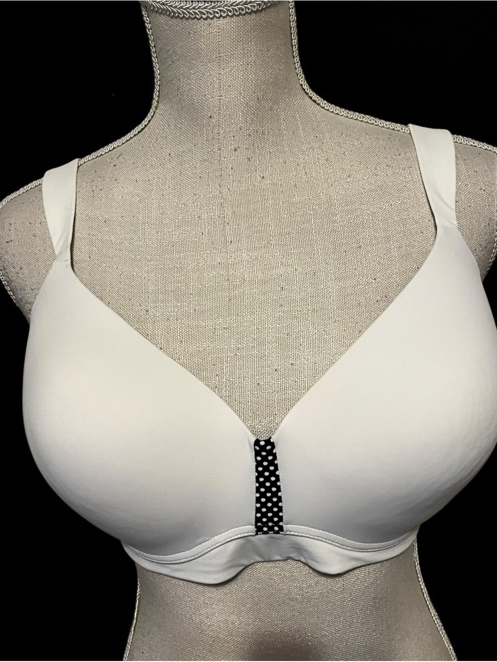 Maidenform White Bra with Black Polka Dot Center